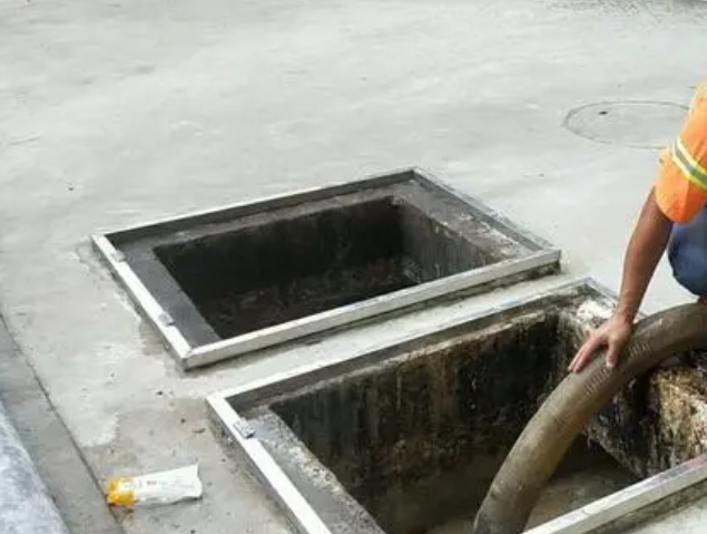 万安化粪池清理